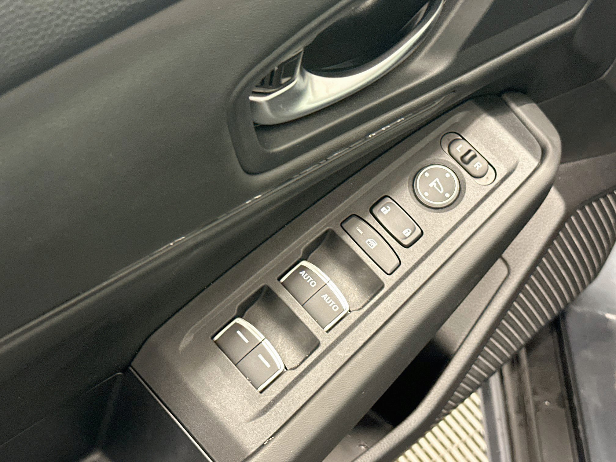 Used 2025 Honda Accord SE image 15