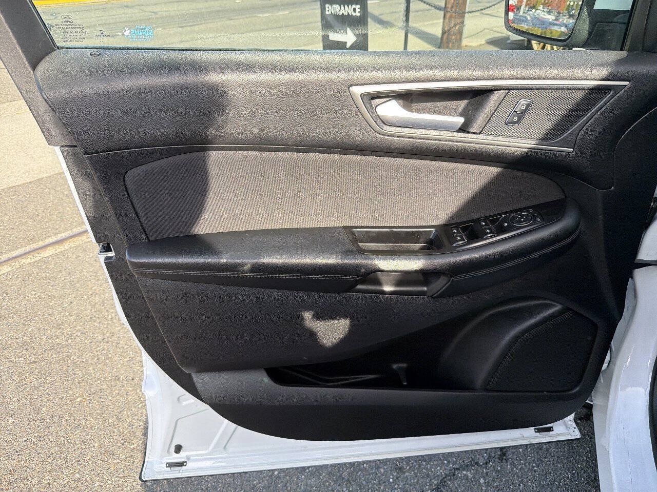 Used 2018 Ford Edge SEL AWD/4WD image 33