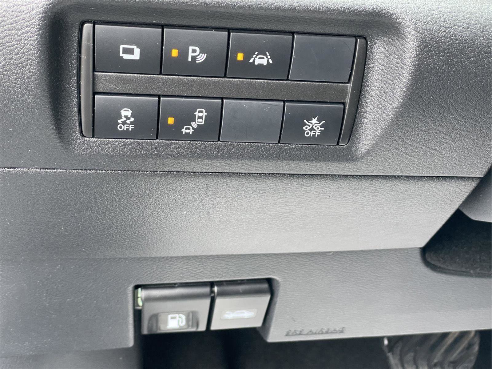 Used 2023 Nissan Kicks S image 24