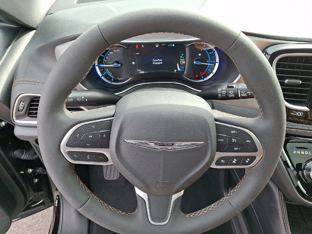 Certified 2025 Chrysler Pacifica Pinnacle FWD image 20