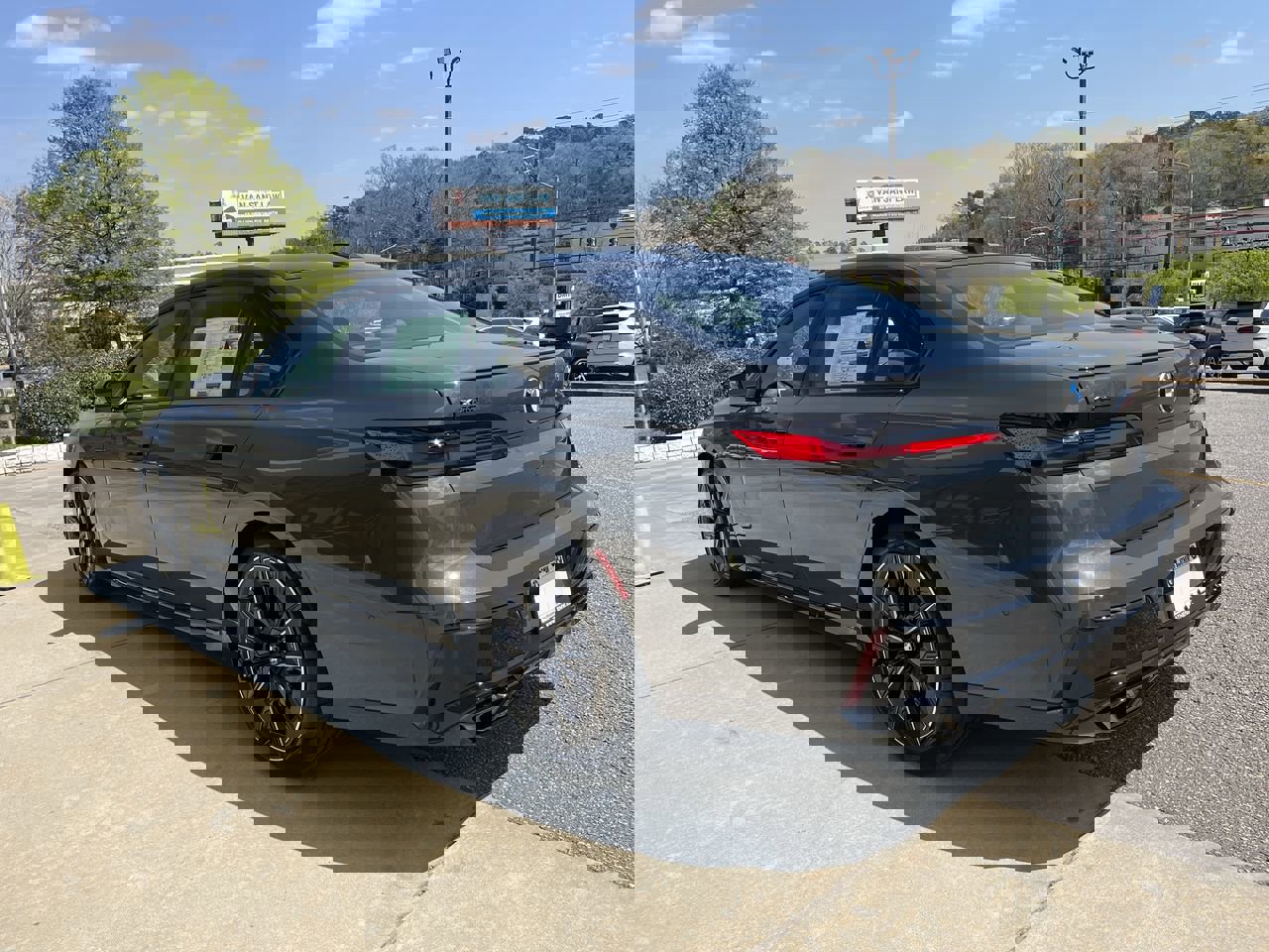 New 2026 BMW 760i xDrive w/ Executive Package image 6