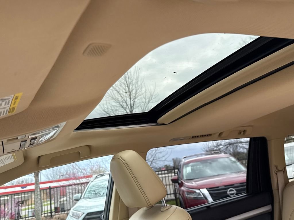 Used 2019 Toyota Highlander XLE image 22