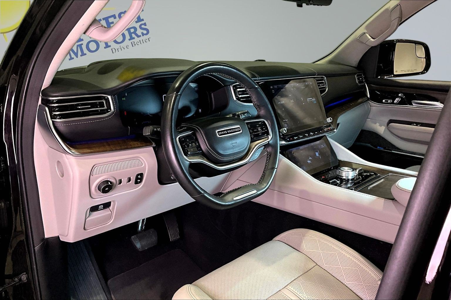Used 2023 Jeep Grand Wagoneer Series II AWD/4WD image 18