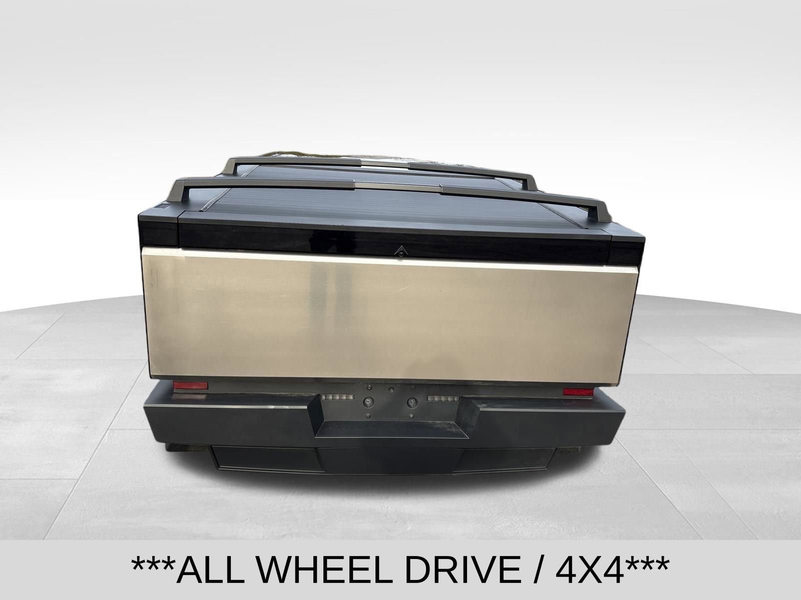 Used 2024 Tesla Cybertruck AWD Crew Cab image 4