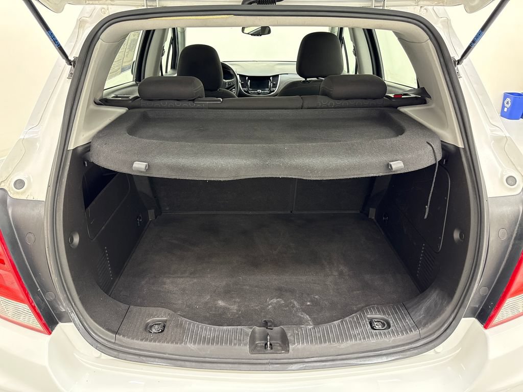 Used 2018 Chevrolet Trax LS FWD image 26