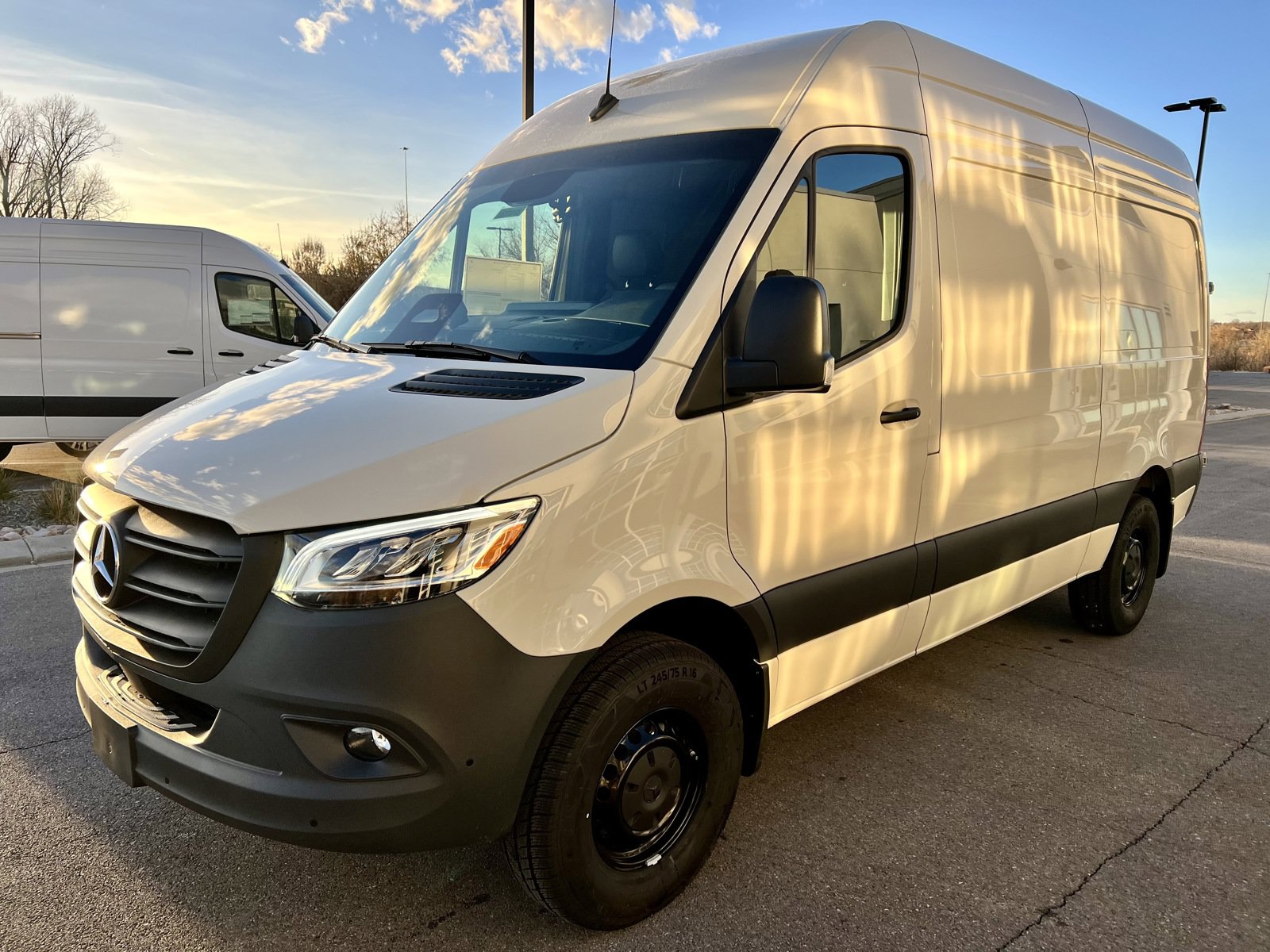 Used 2025 Mercedes-Benz Sprinter 2500 image 9