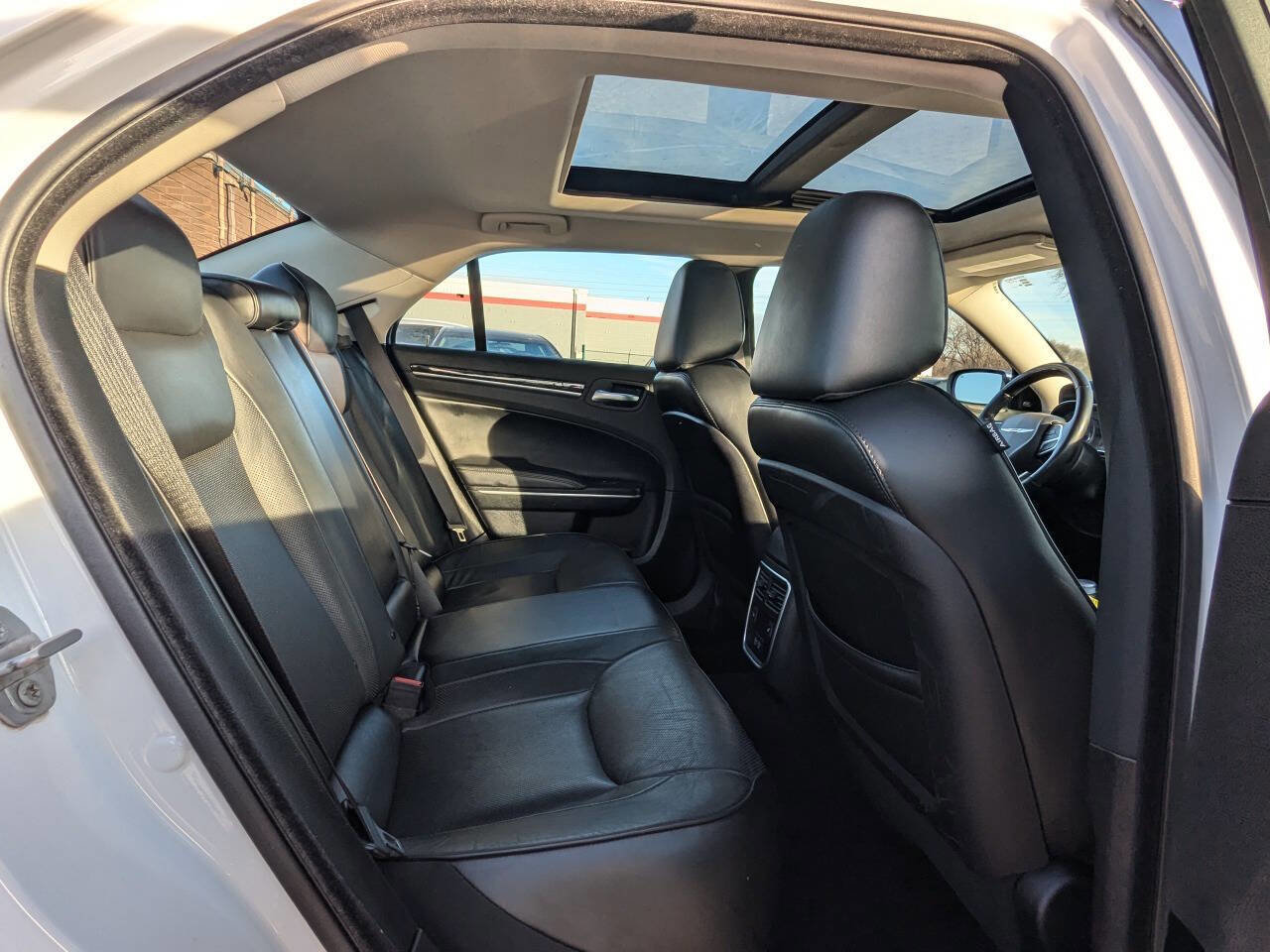 Used 2020 Chrysler 300 Limited image 14