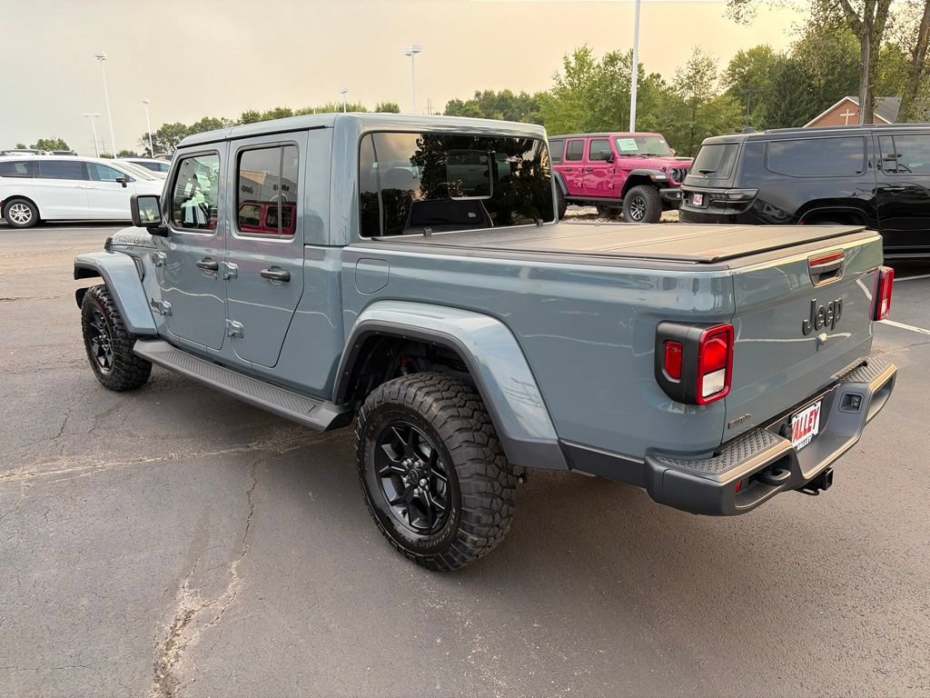 Used 2025 Jeep Gladiator Sport AWD/4WD image 5