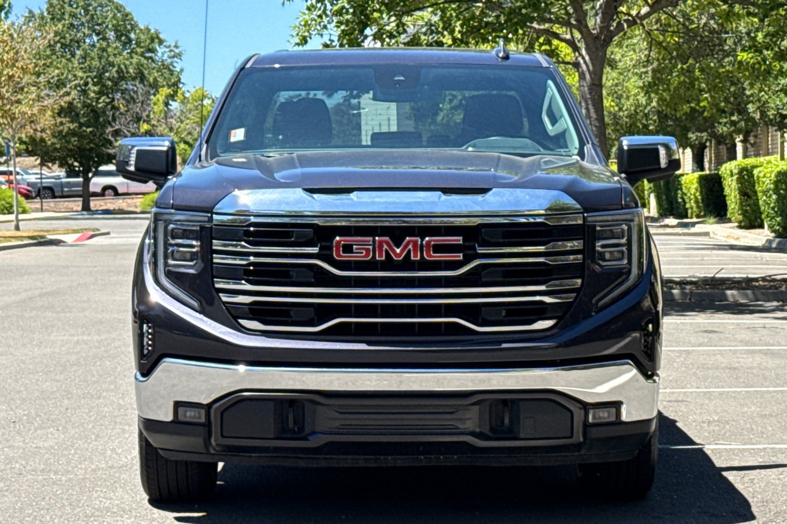 Used 2025 GMC Sierra 1500 SLT AWD/4WD image 10