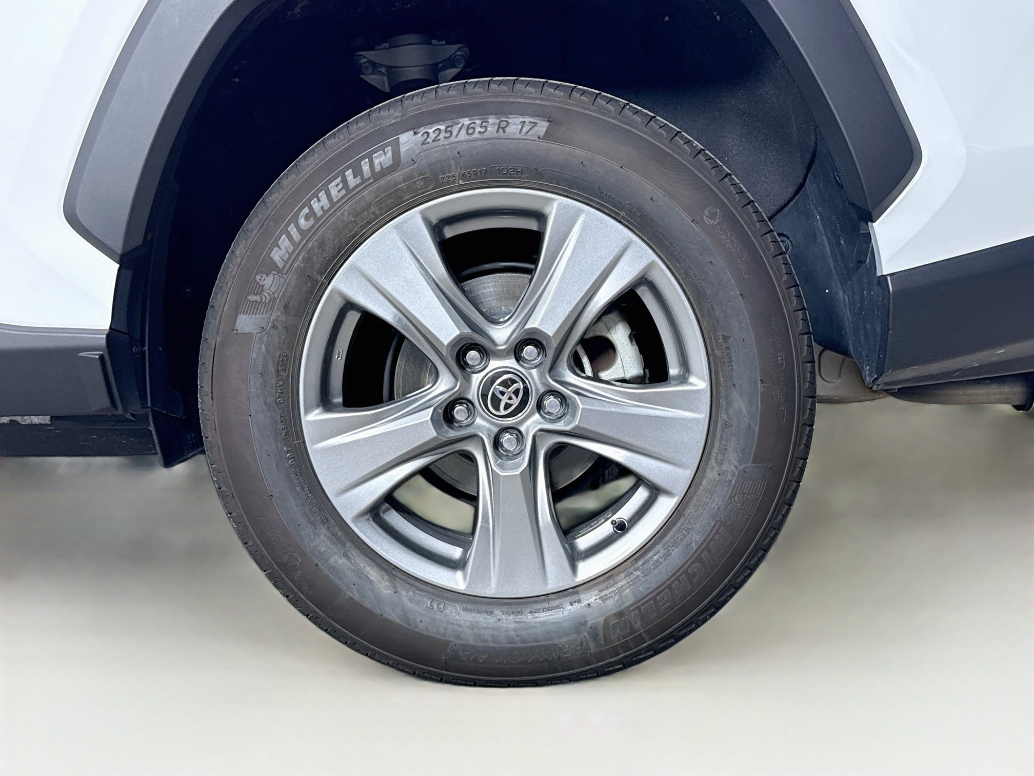 Used 2022 Toyota RAV4 XLE w/ Convenience Package FWD image 37