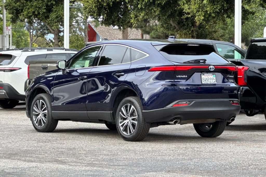 Certified 2021 Toyota Venza LE AWD/4WD image 5