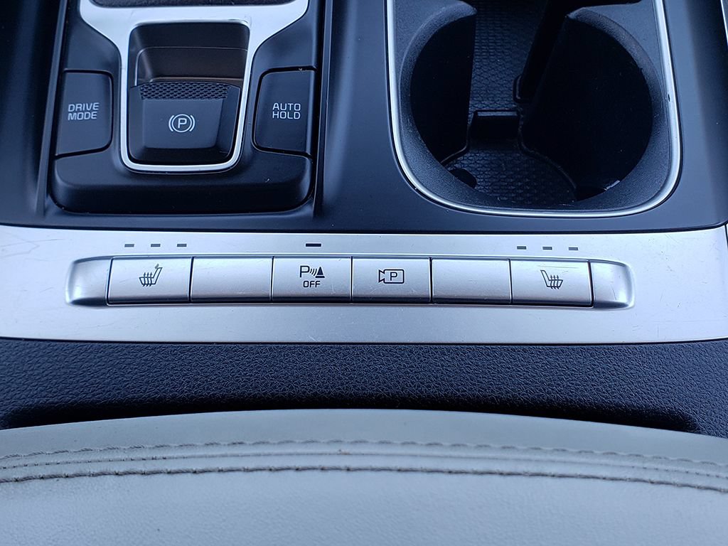 Used 2022 Kia Carnival LX FWD image 21