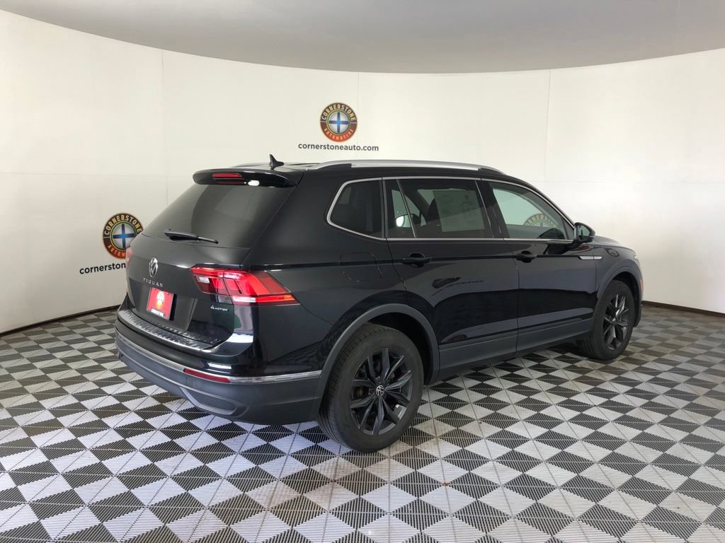 Used 2023 Volkswagen Tiguan SE AWD/4WD image 16