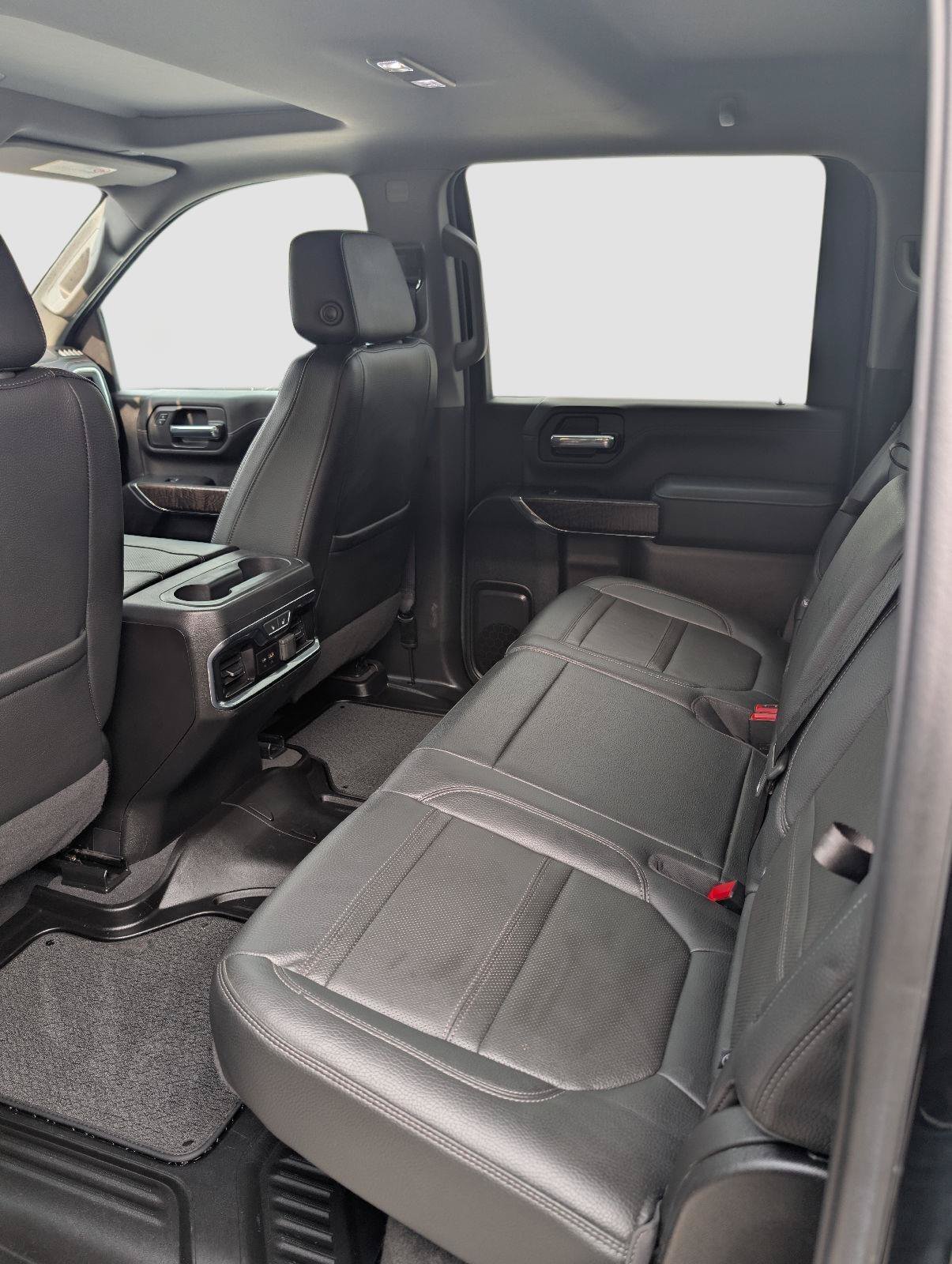 Used 2023 GMC Sierra 2500 Denali w/ Denali Black Diamond Edition AWD/4WD image 17