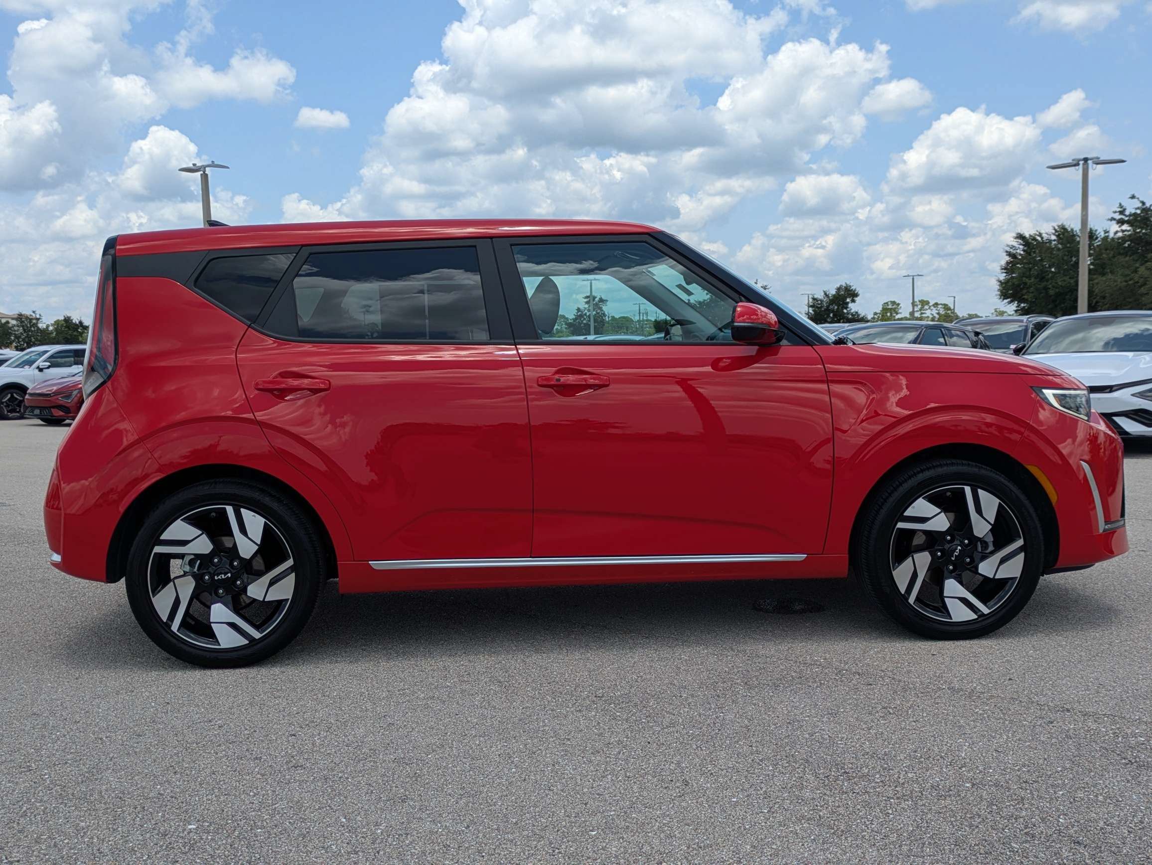 Certified 2025 Kia Soul GT-Line w/ GT-Line Technology Package FWD image 4