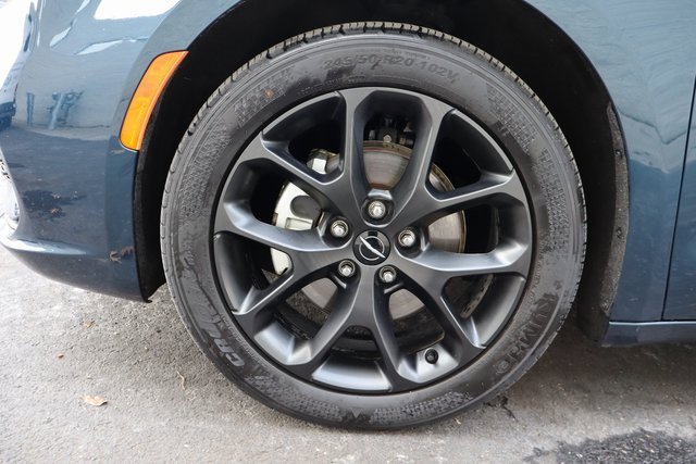 Used 2025 Chrysler Pacifica Limited image 12