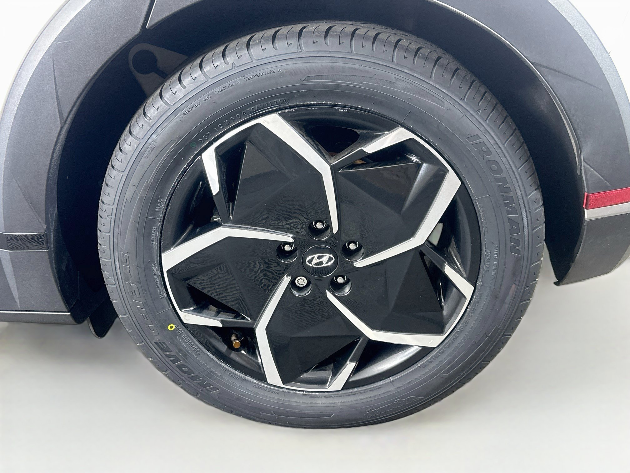 Used 2024 Hyundai Ioniq 5 SEL RWD image 11