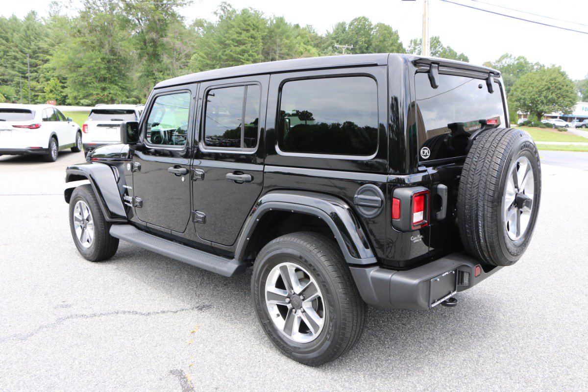 Used 2022 Jeep Wrangler Unlimited Sahara AWD/4WD image 3