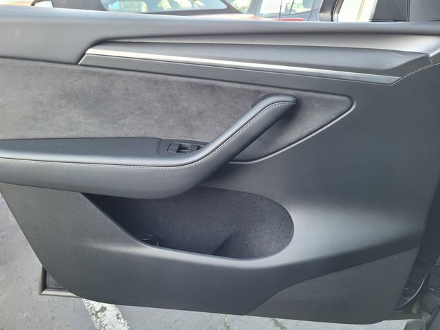 Used 2023 Tesla Model Y Long Range image 14