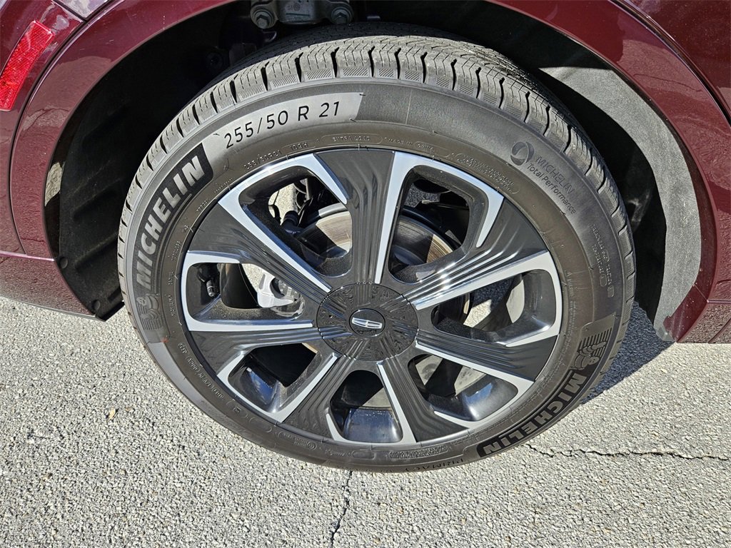 Used 2025 Lincoln Nautilus Reserve image 45