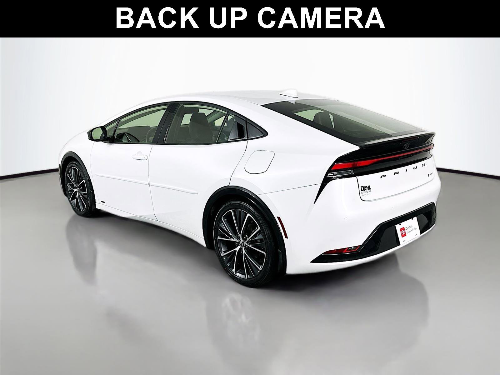 Used 2023 Toyota Prius XLE image 5