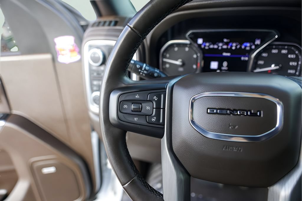 Used 2023 GMC Sierra 2500 Denali w/ Denali Ultimate Package AWD/4WD image 17