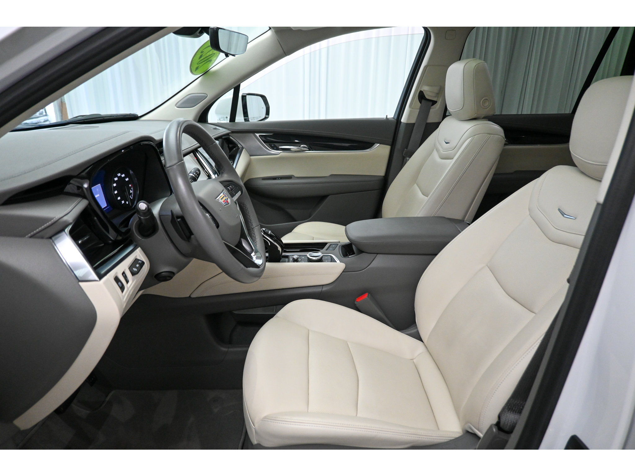 Certified 2023 Cadillac XT6 Premium Luxury w/ Technology Package AWD/4WD image 11