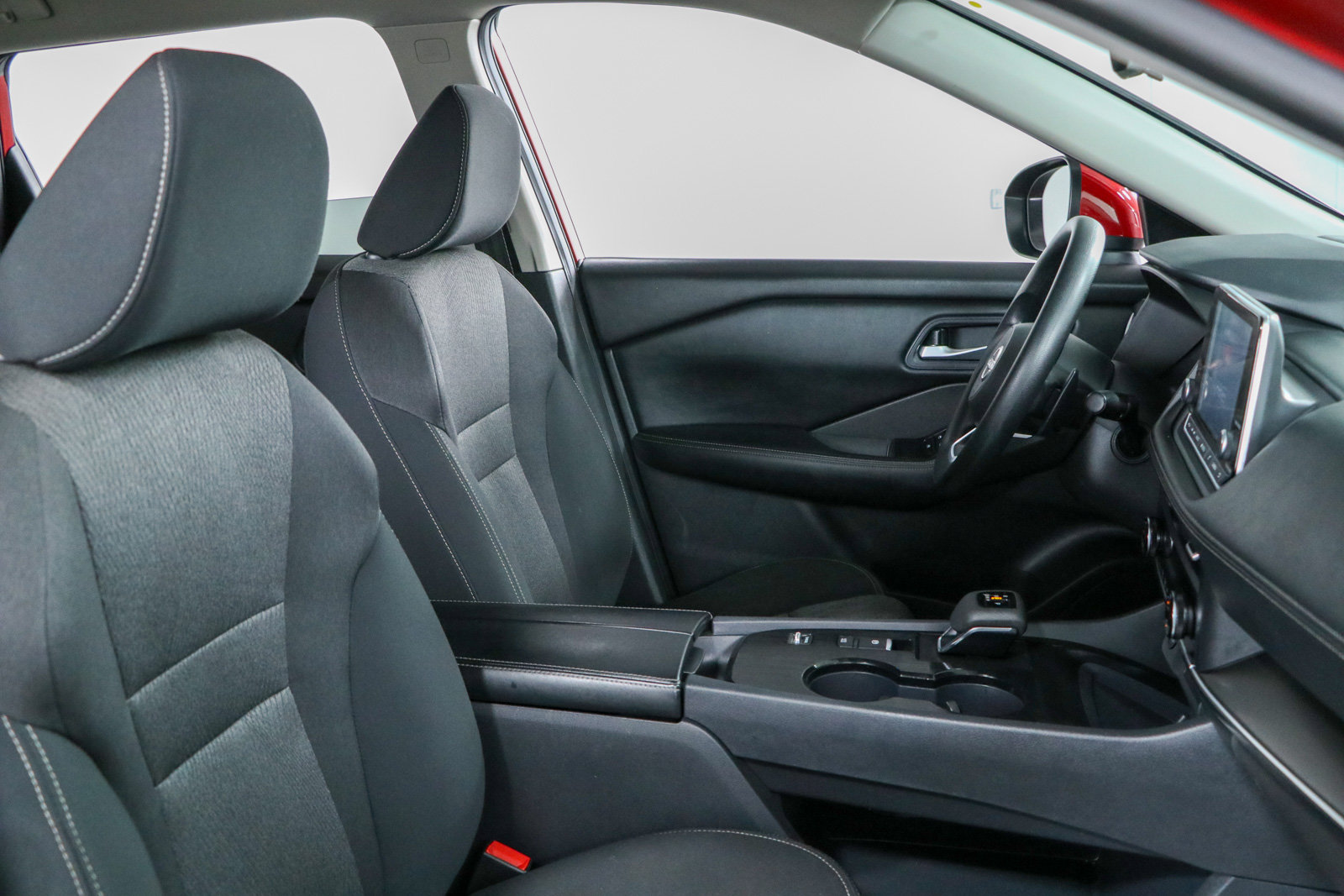 Used 2024 Nissan Rogue SV FWD image 26