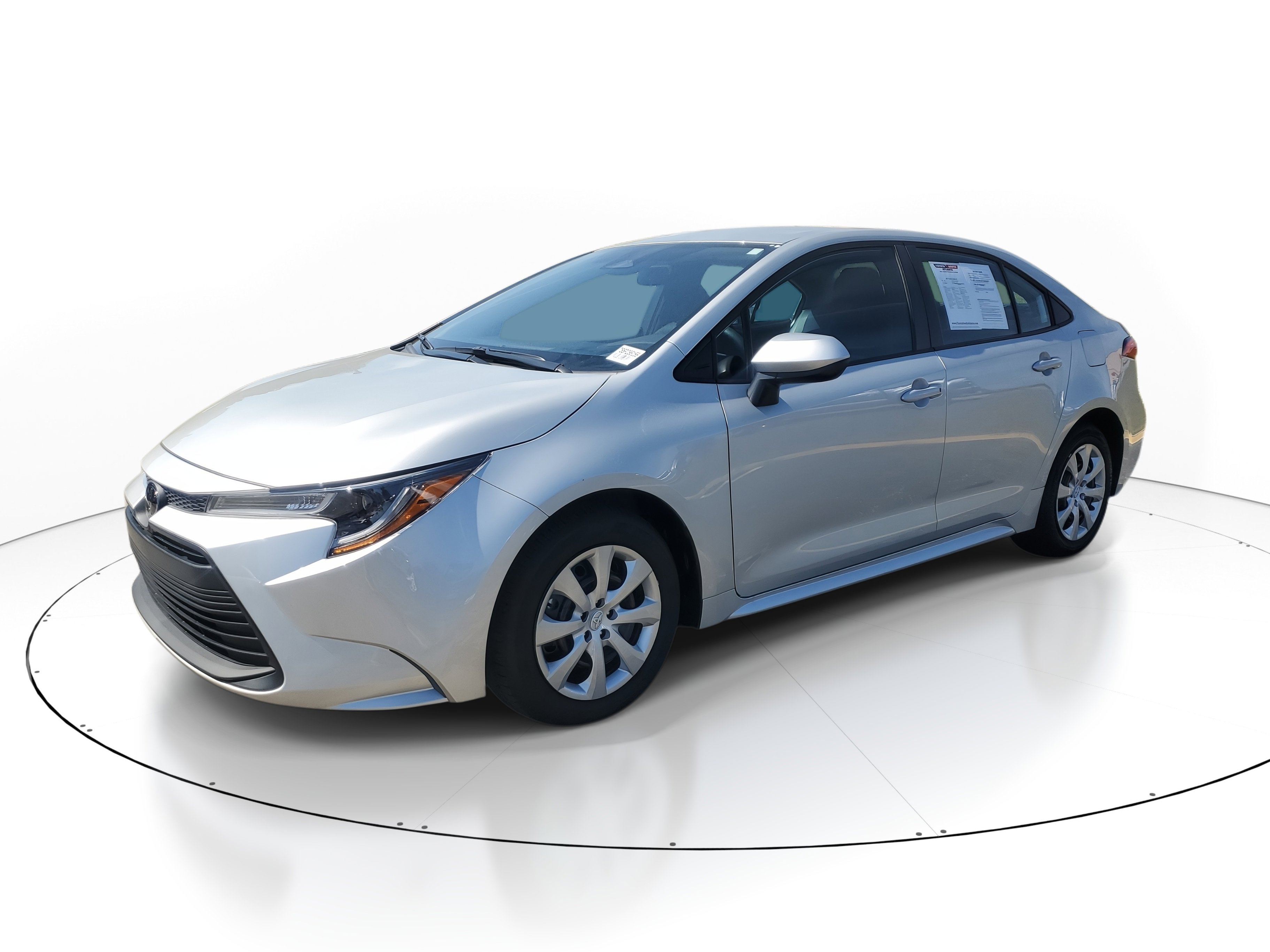 Used 2025 Toyota Corolla LE image 3