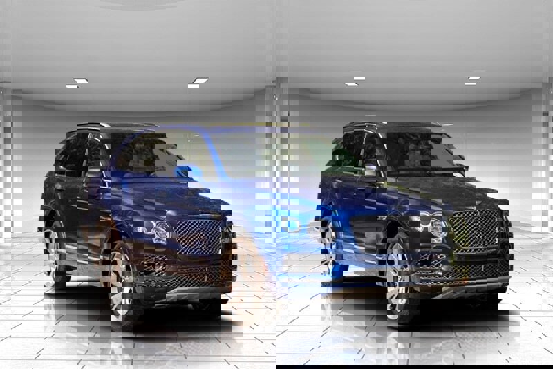 Used 2018 Bentley Bentayga Onyx Edition image 2