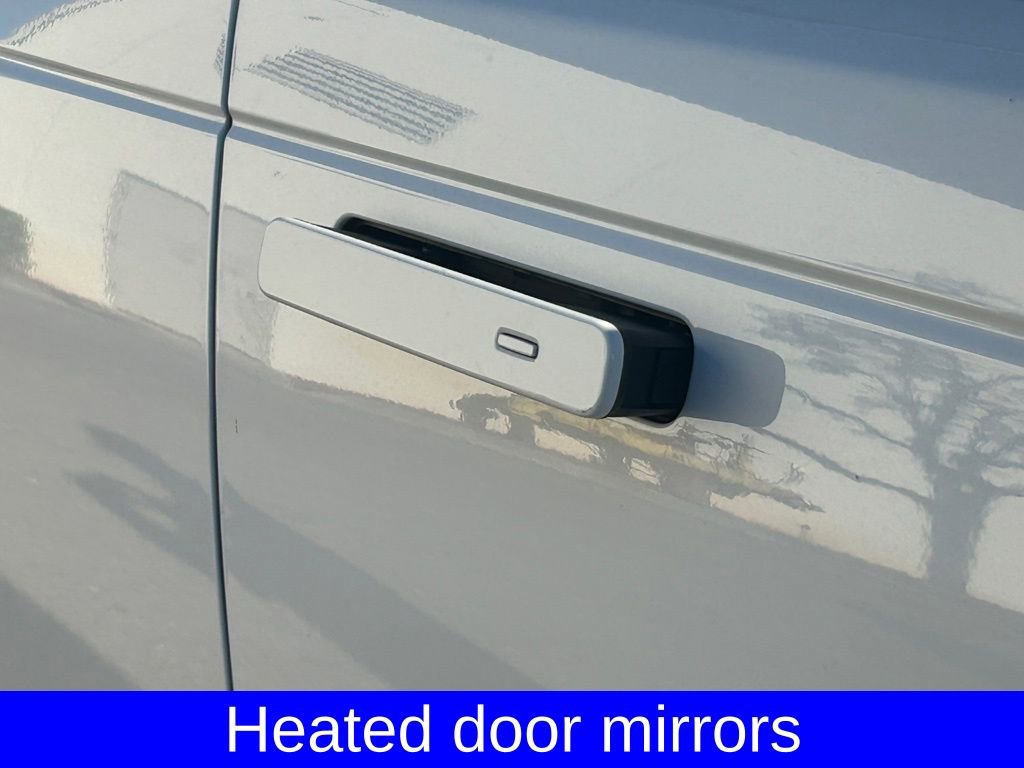 Used 2025 Land Rover Range Rover Velar Dynamic SE AWD/4WD image 19