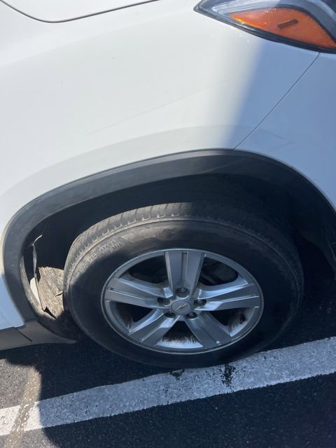 Used 2020 Chevrolet Trax LT w/ LT Convenience Package image 5