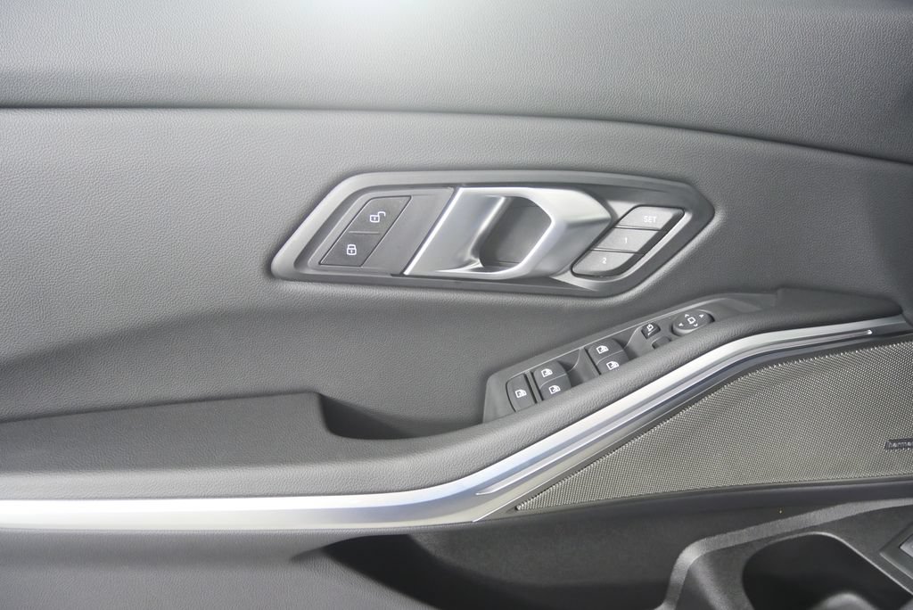 Used 2026 BMW 330i Sedan w/ Premium Package RWD image 8