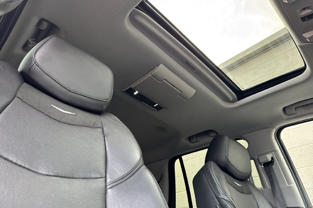 Used 2019 Cadillac Escalade Premium Luxury RWD image 22