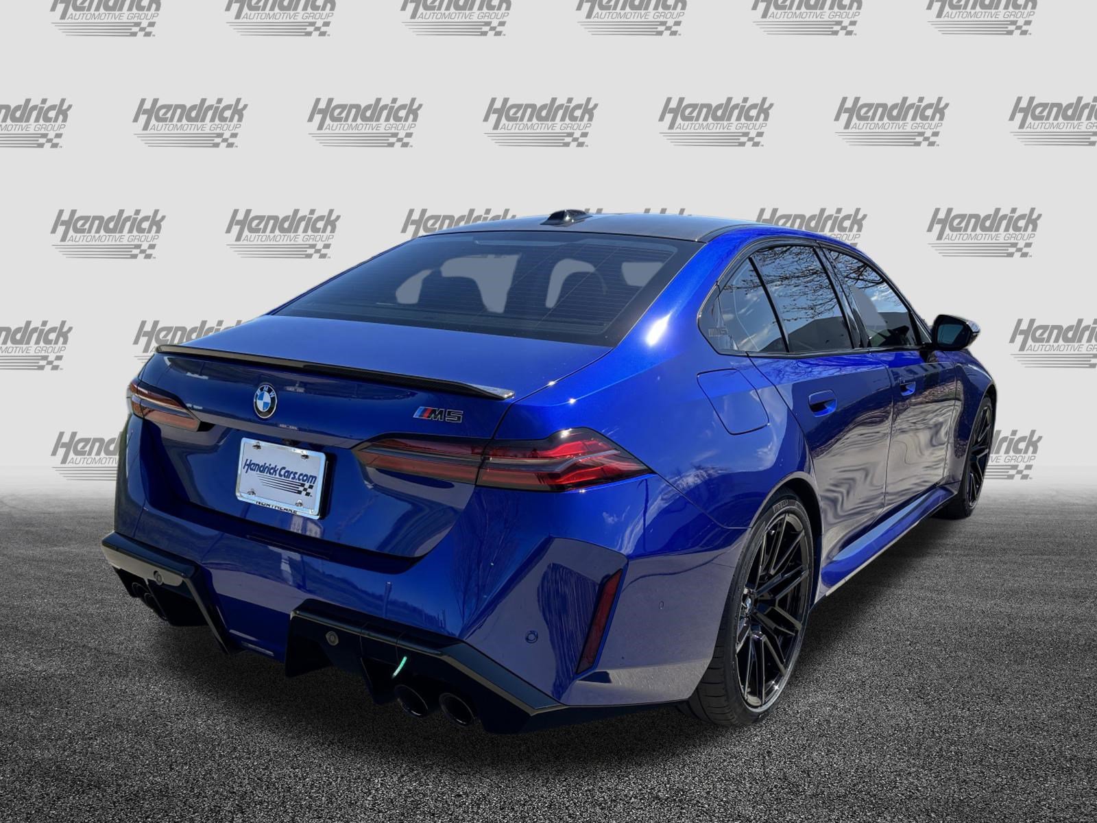 Used 2025 BMW M5 w/ Carbon Package AWD/4WD image 11