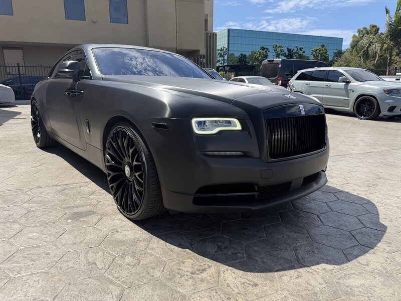 Used 2017 Rolls-Royce Wraith RWD image 5