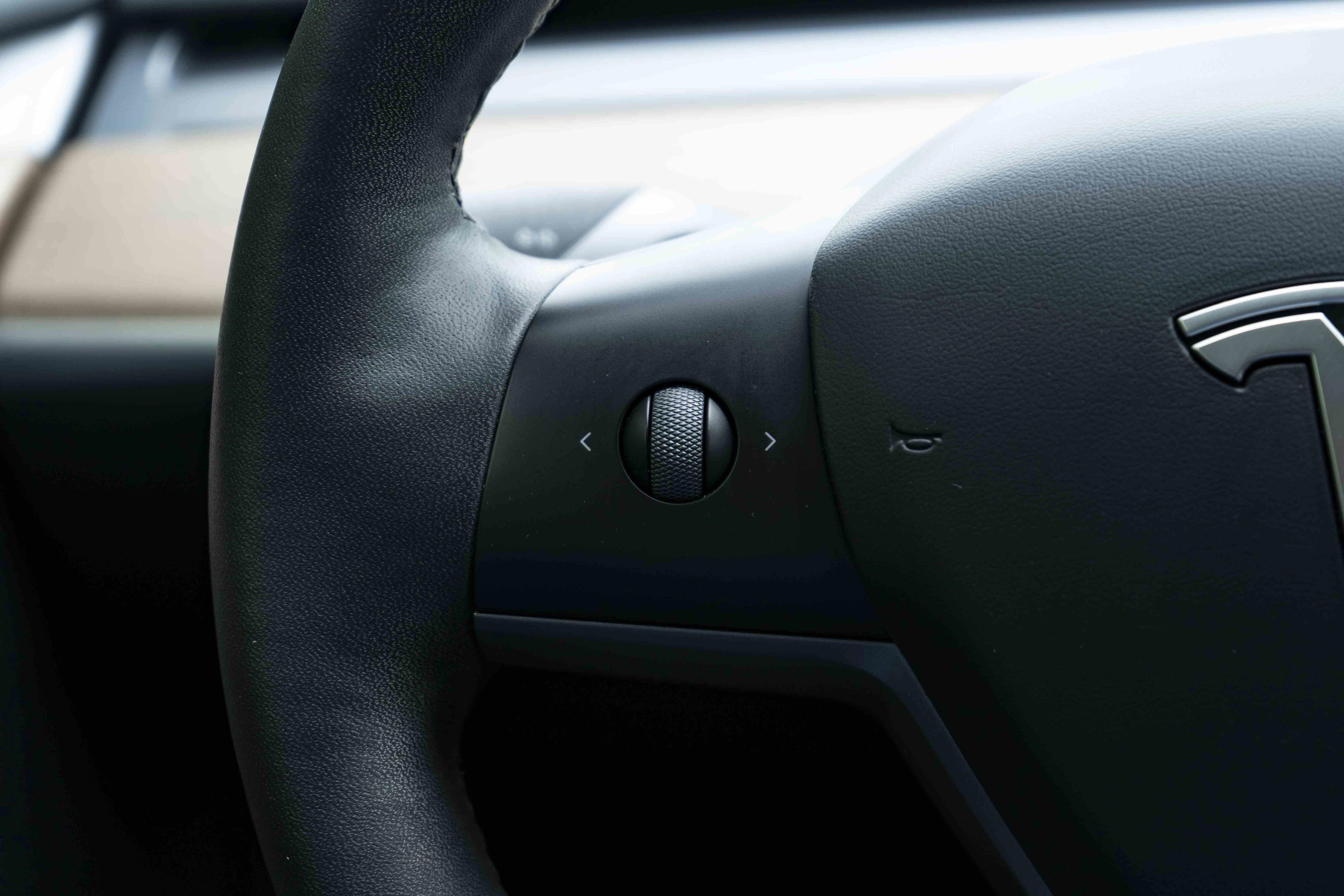 Used 2023 Tesla Model Y AWD image 20