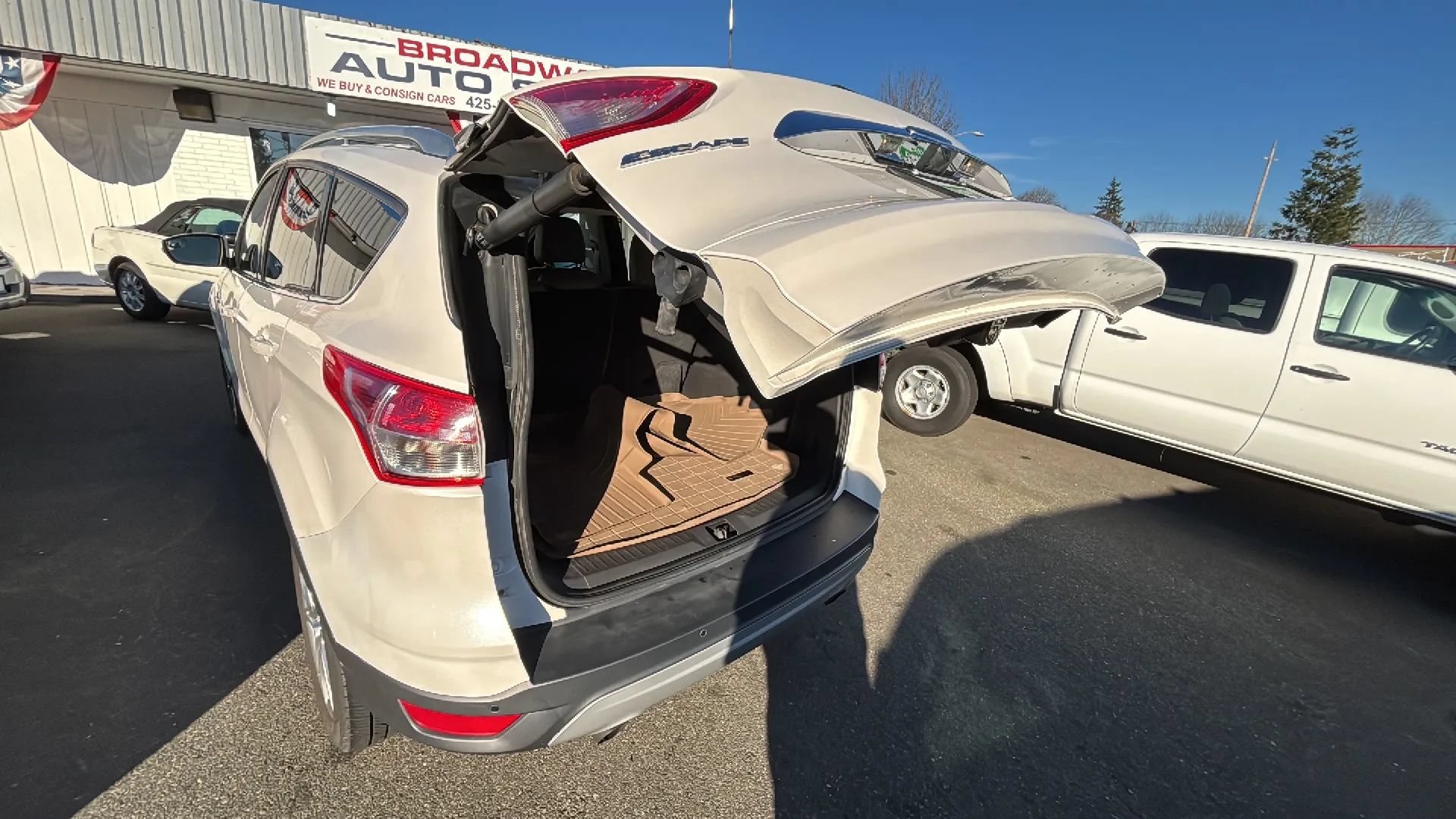 Used 2014 Ford Escape Titanium AWD/4WD image 8