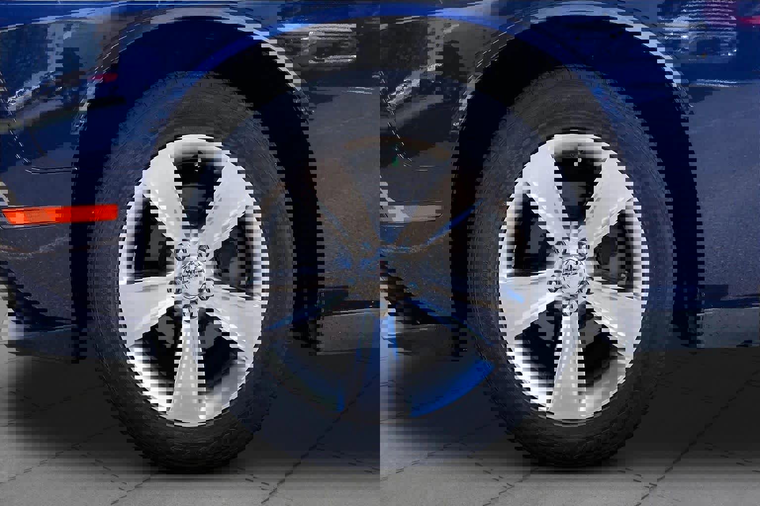 Used 2016 Dodge Challenger SXT image 11