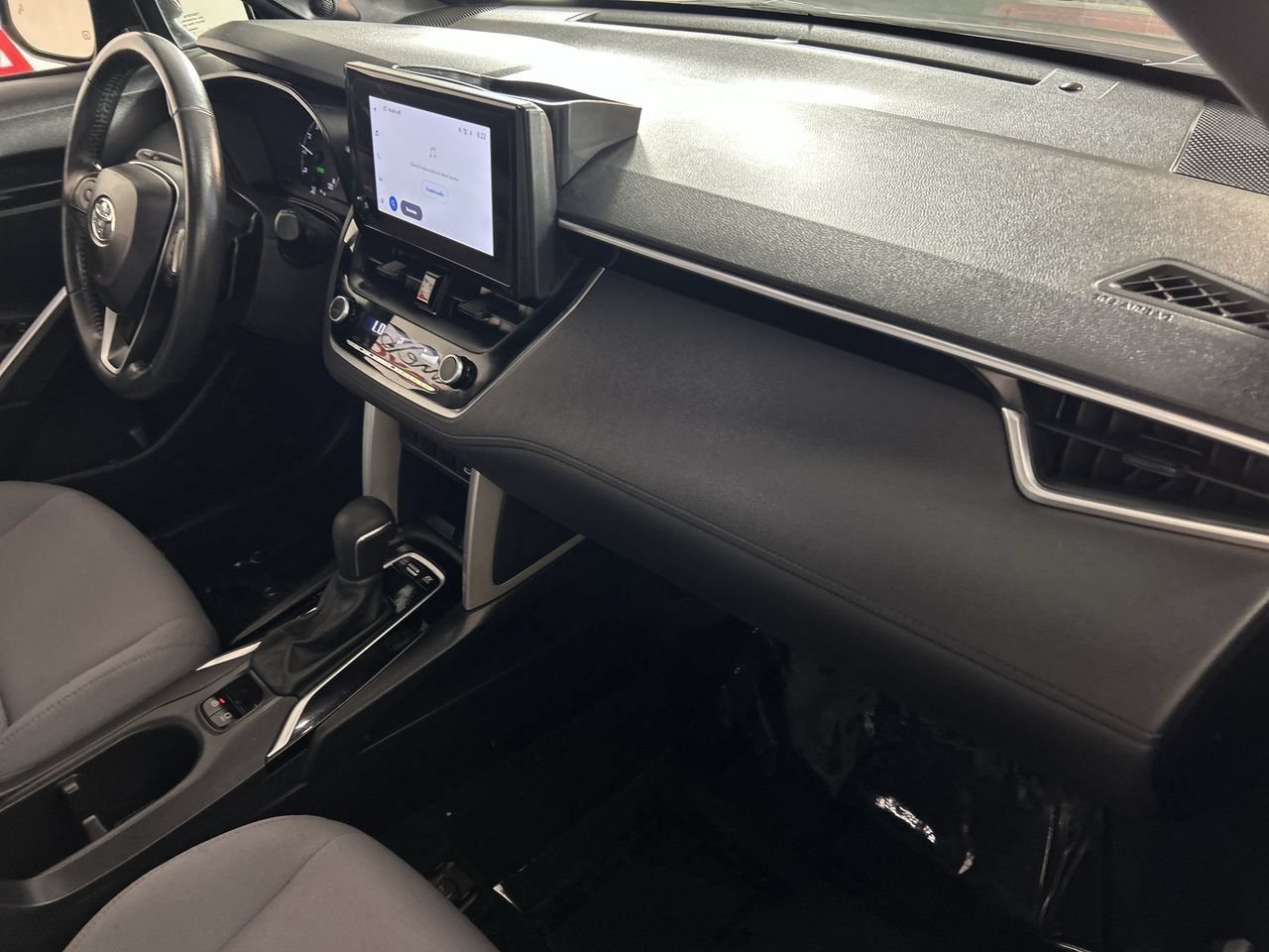 Used 2024 Toyota Corolla Cross AWD Hybrid w/ Moonroof Package image 28