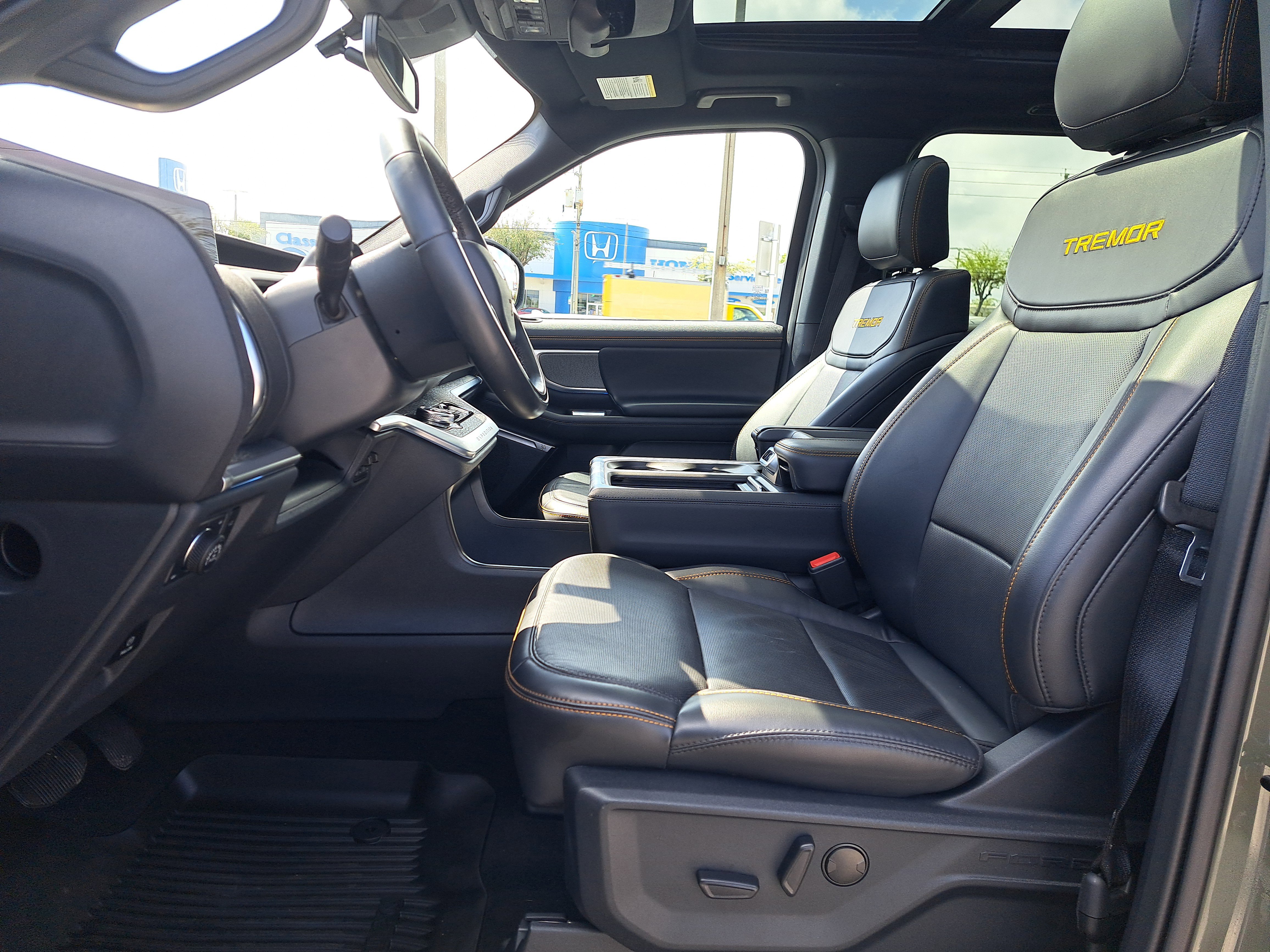 Used 2025 Ford Expedition Tremor image 14