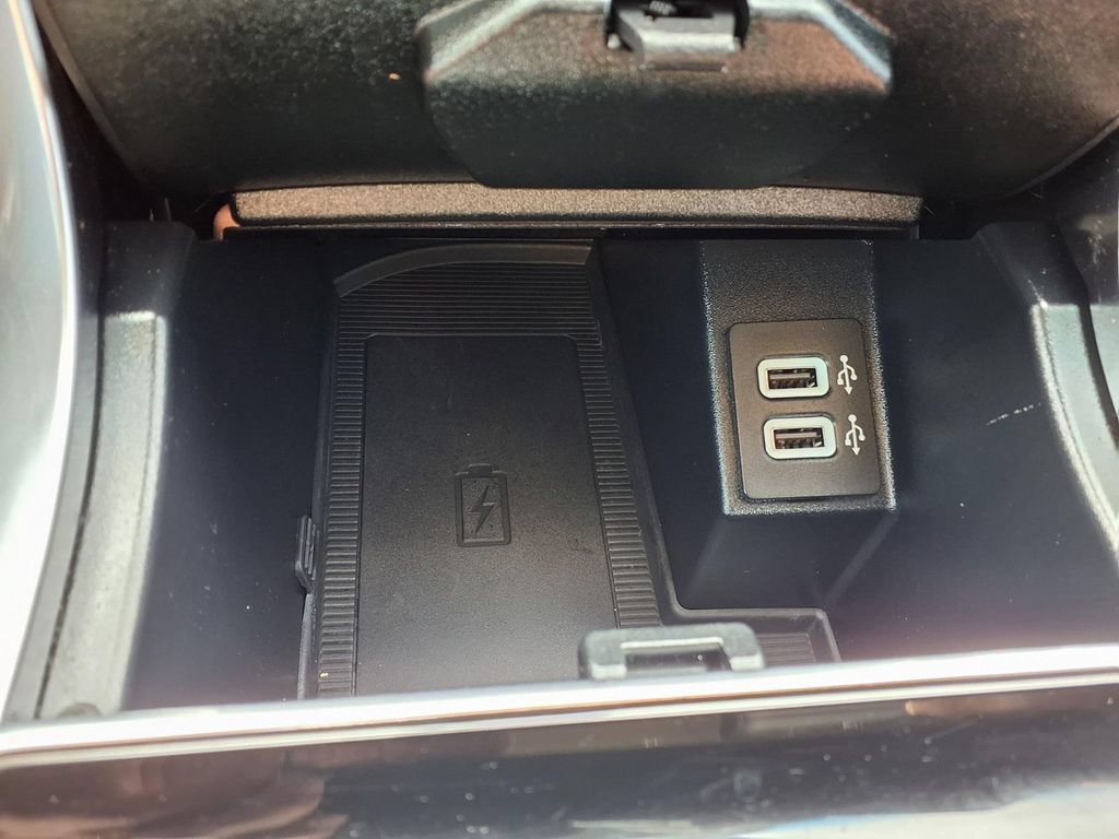 Used 2019 Ford Edge Titanium FWD image 23