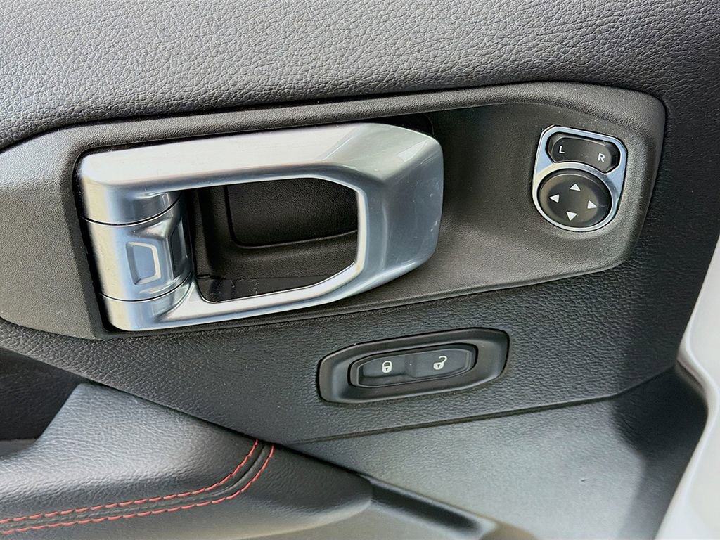 Used 2022 Jeep Wrangler Unlimited Rubicon w/ Cold Weather Group image 26