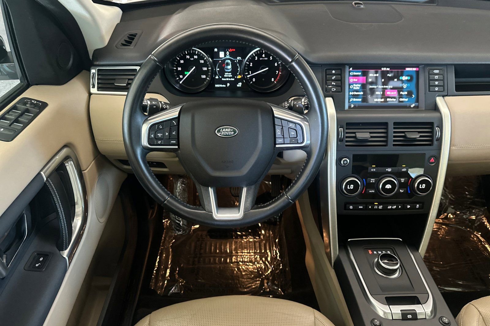 Used 2019 Land Rover Discovery Sport HSE image 16