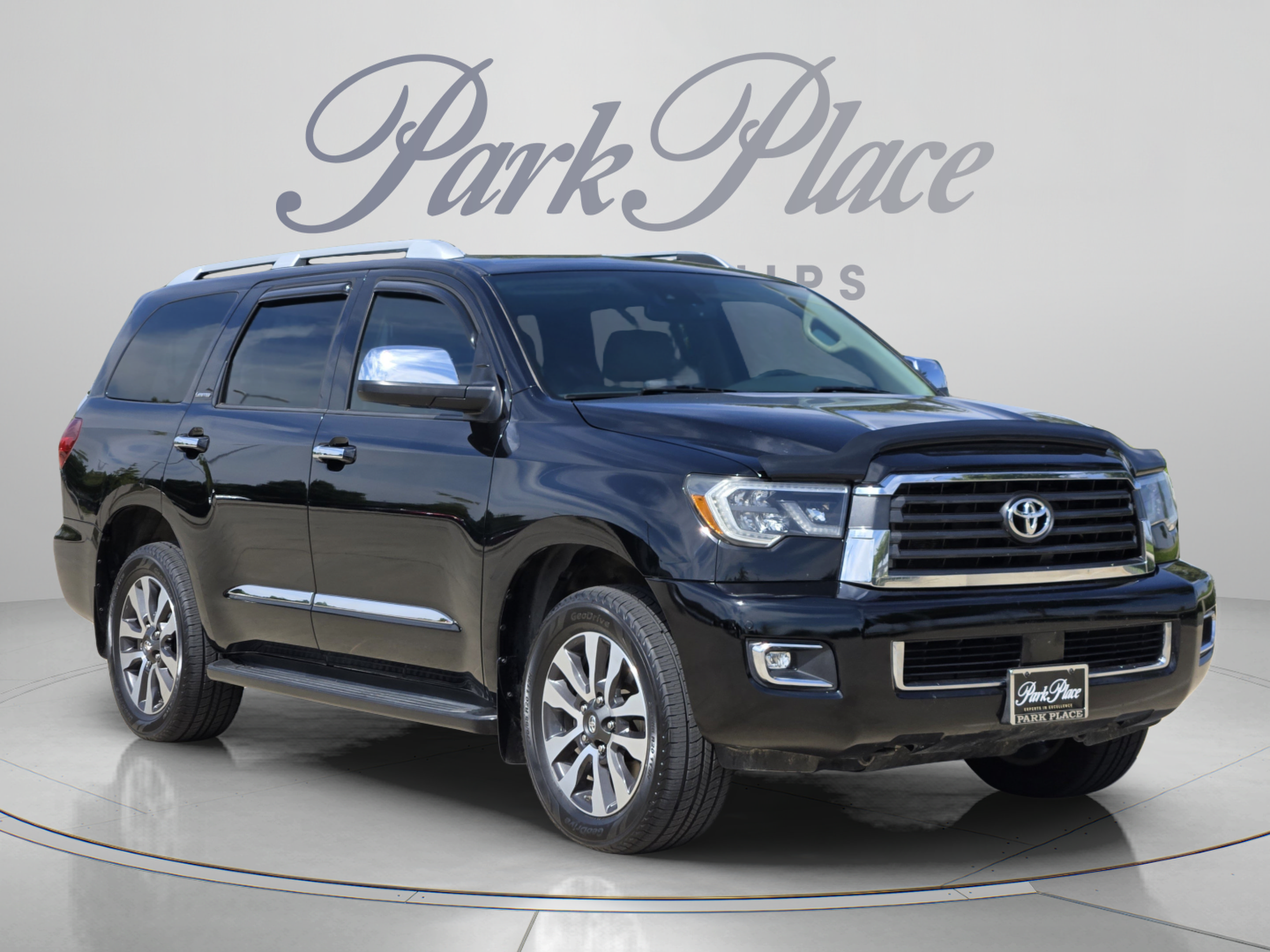 Used 2020 Toyota Sequoia Limited w/ Safety & Convenience Package AWD/4WD image 7