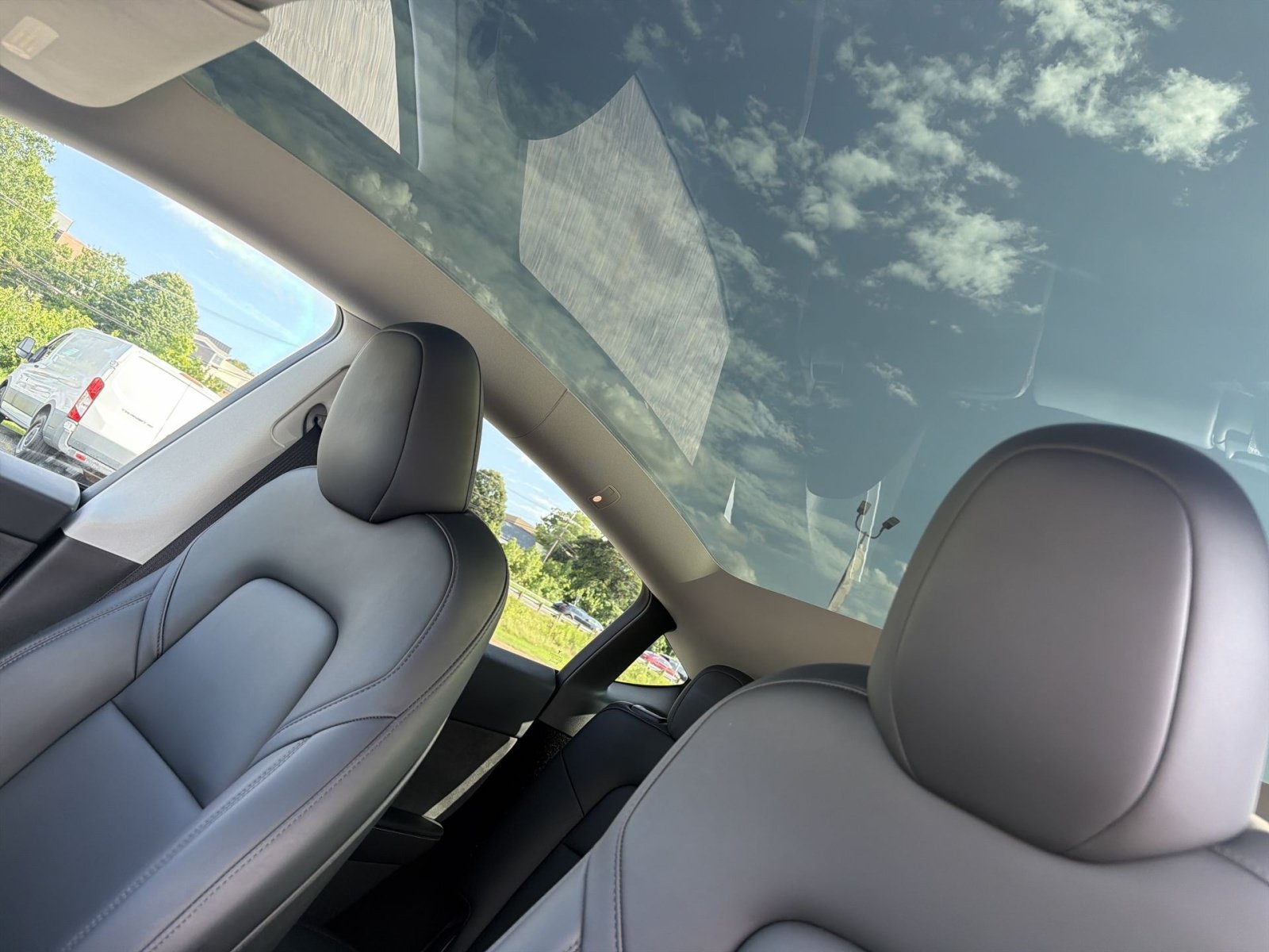 Used 2025 Tesla Model Y Long Range AWD/4WD image 24