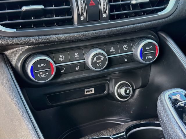 Used 2022 Alfa Romeo Giulia Ti w/ Active Assist Plus Package RWD image 16
