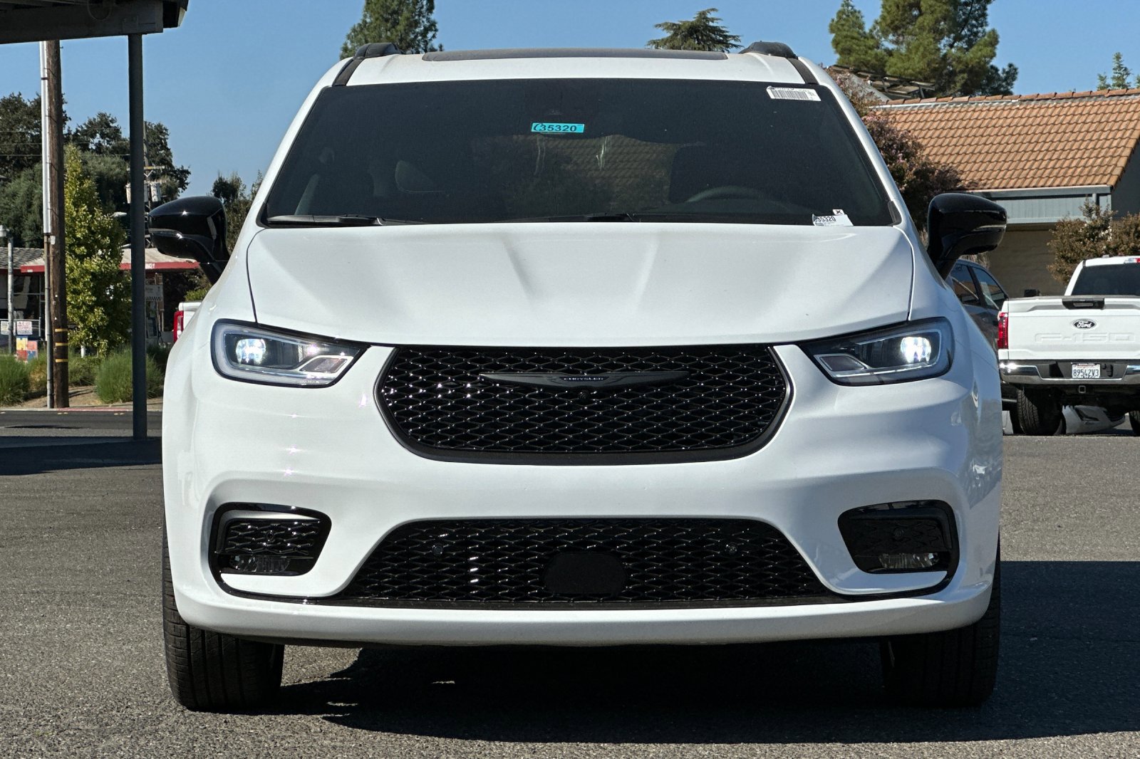 New 2026 Chrysler Pacifica Limited w/ S Appearance Package image 8