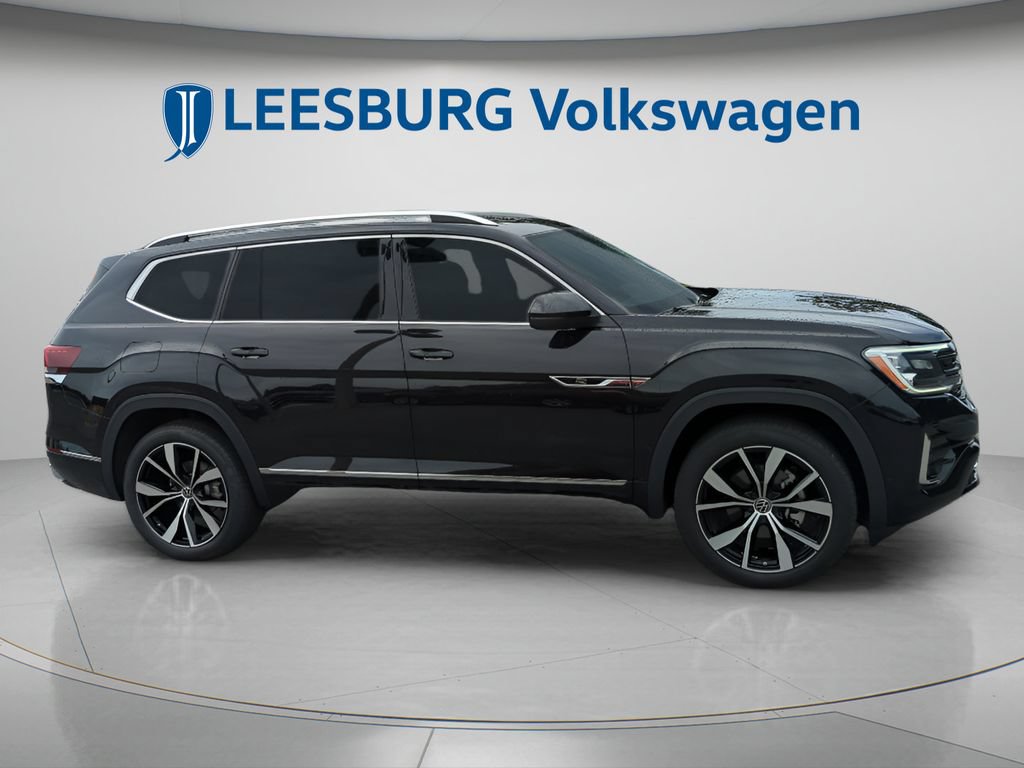 Used 2026 Volkswagen Atlas SEL Premium R-Line AWD/4WD image 2