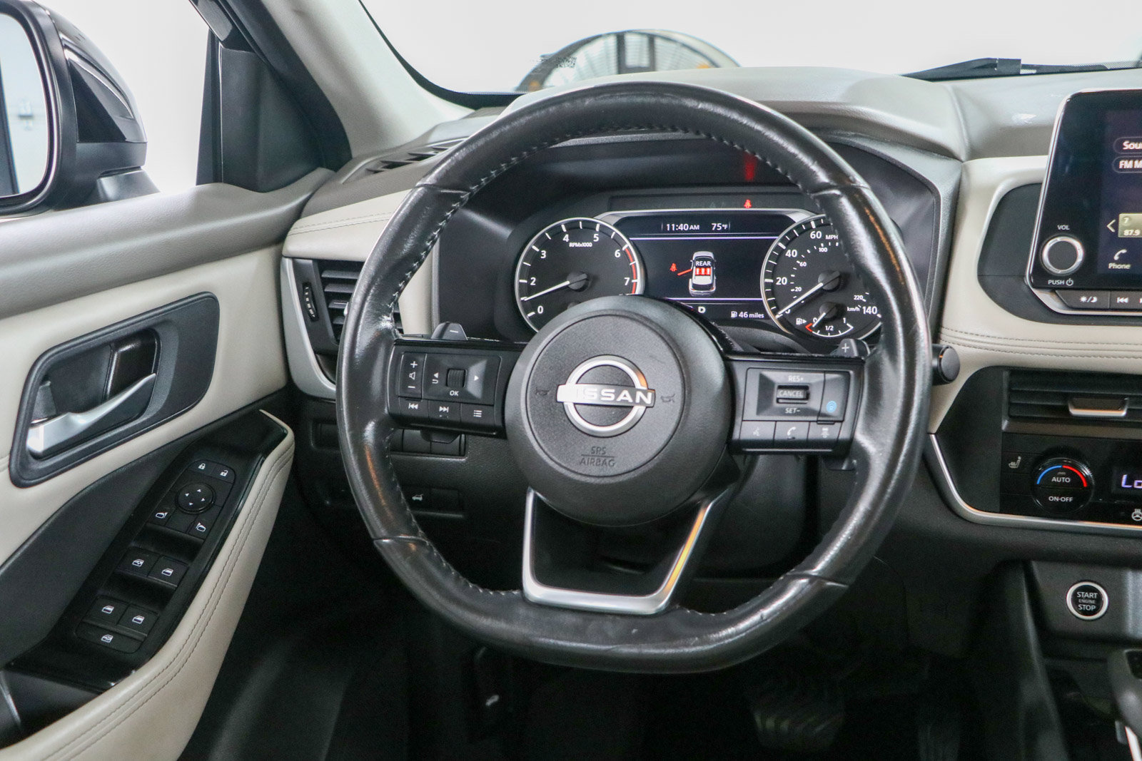 Used 2023 Nissan Rogue SV w/ SV Premium B Package FWD image 12